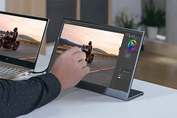 4K touchscreen monitor
